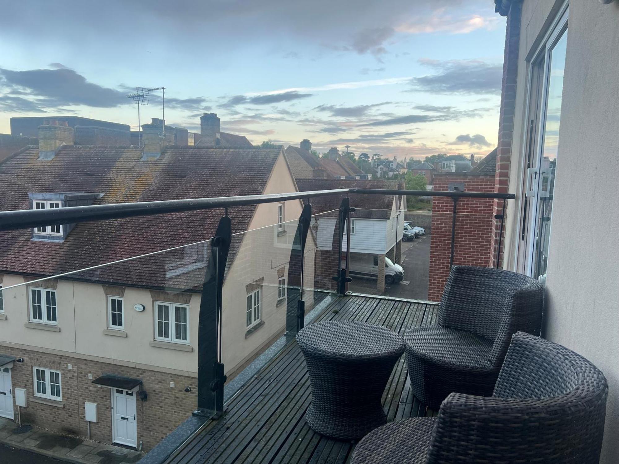 Broadway'S Canterbury City Escape Εξωτερικό φωτογραφία